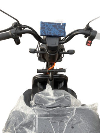 1bc6a33a-4e59-46b9-b993-714c1146a835